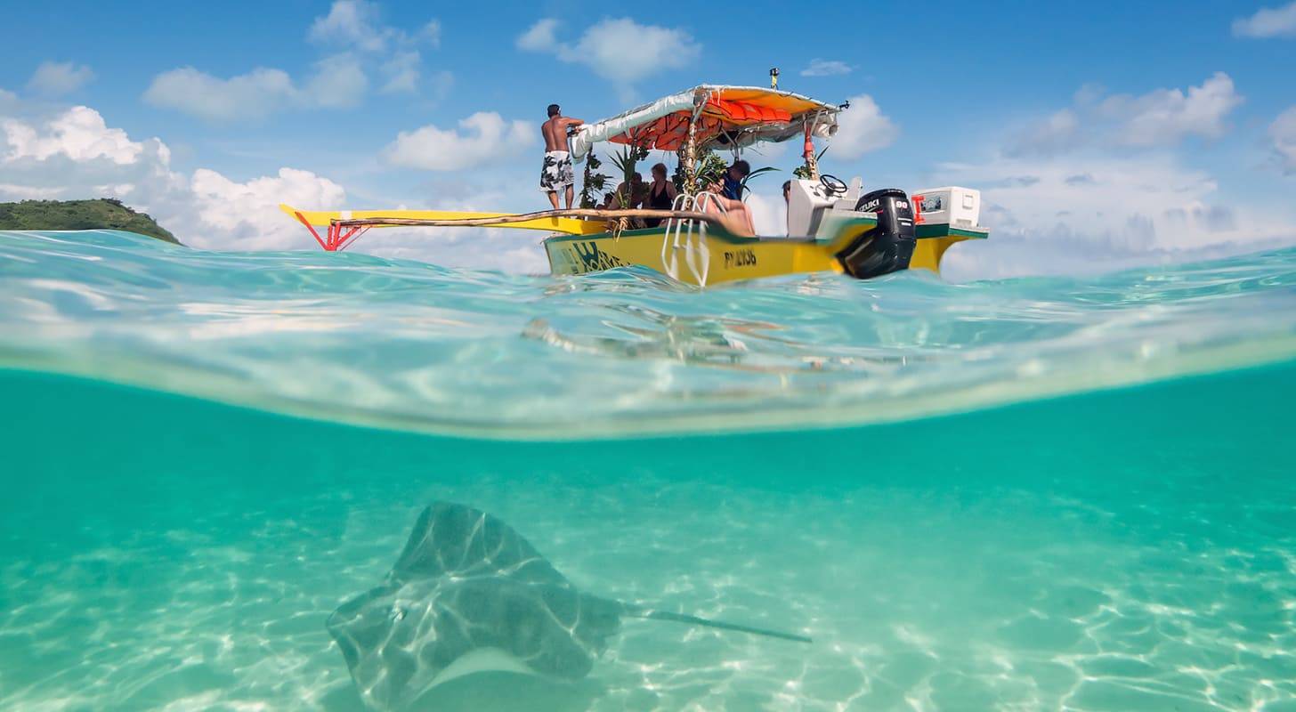 Vol pas cher pour Bora Bora, sortie plongée avec des raies majestueuses