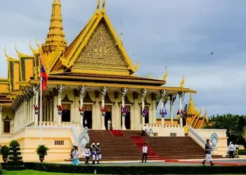 Vol pas cher pour Phnom Penh, visite du Palais royal