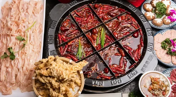 Le Hot pot, spécialité culinaire de Chongqing Billet d’avion pour Chongqing, dégustation du Hot pot, spécialité locale