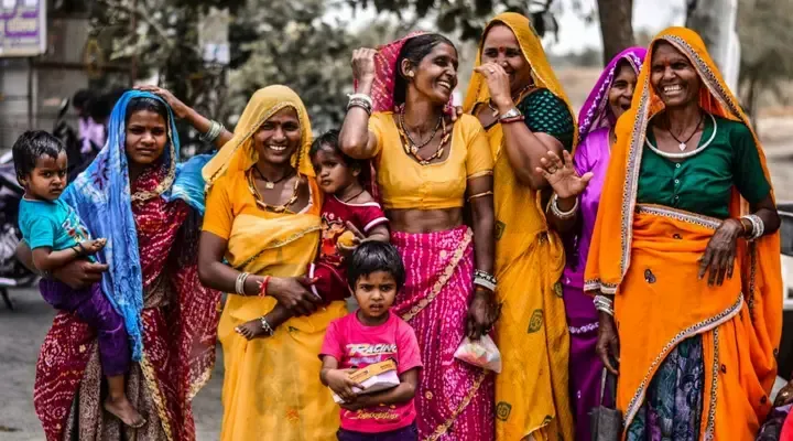 Femmes en sari traditionnels Vol pas cher pour Chennai