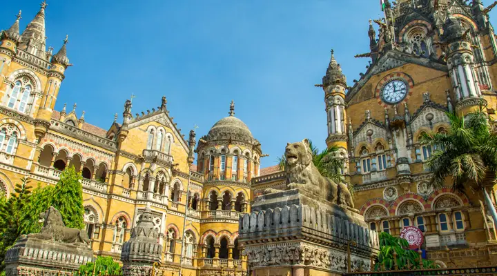 La Gare Chhatrapati Shivaji à Bombay Billet d’avion pour Bombay, découverte de la gare Chhatrapati Shivaji, joyau architectural