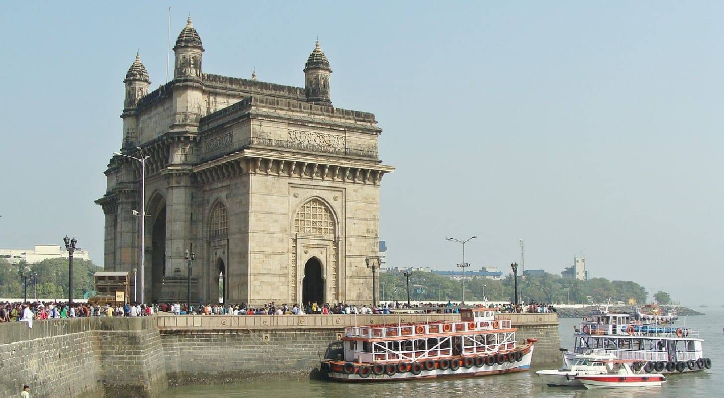 Voyage à Bombay, visite de la célèbre Porte de l’Inde en bord de mer
