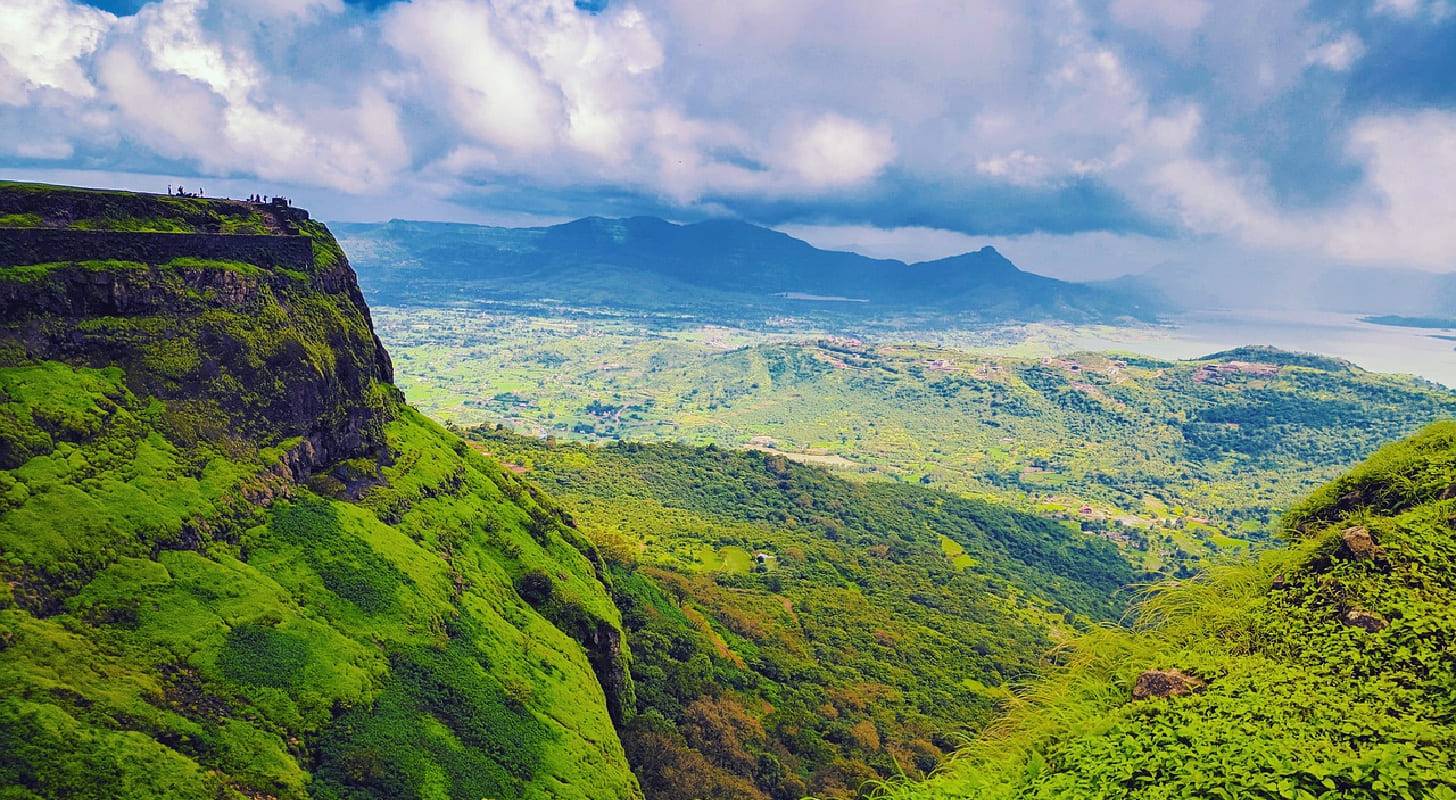 Vol pas cher pour Bombay, randonnée au Visapur Fort avec vue panoramique
