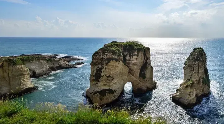 Le Rocher Al Raouché près de Beyrouth Vol pas cher pour Beyrouth, vue spectaculaire sur le Rocher Al Raouché
