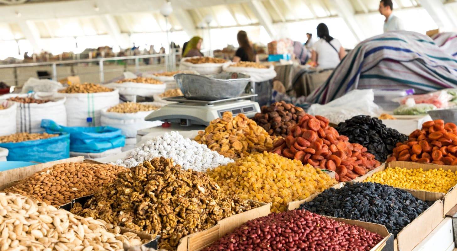 Réserver un vol Paris Tachkent et goutez les saveurs locales dans les marchés du centre ville