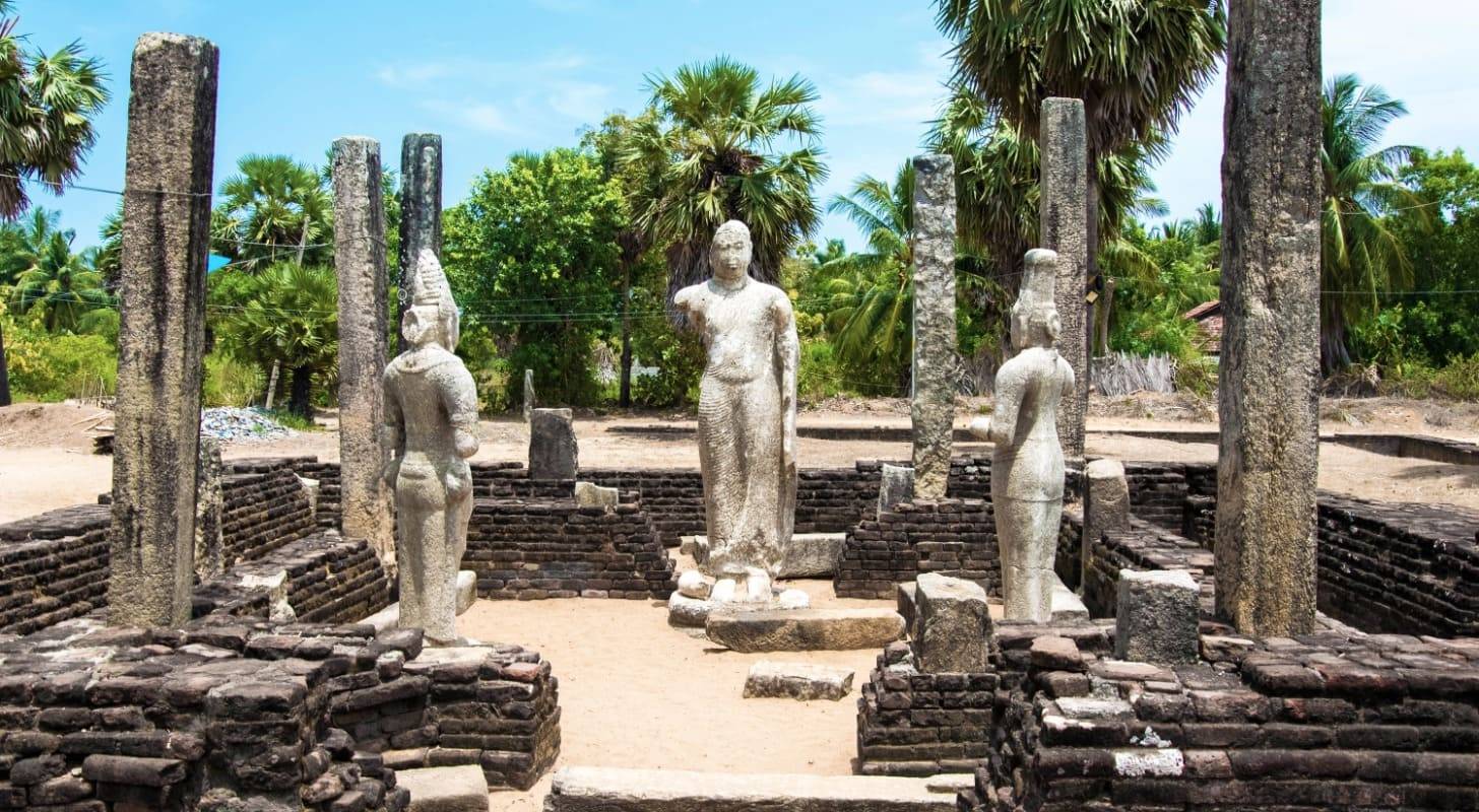 Voyage à Arugam Bay, visite du temple Muhudu Maha Viharaya