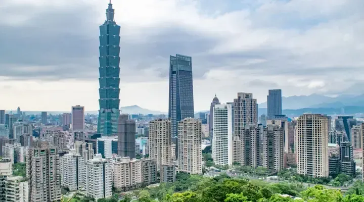 Vue panoramique du centre ville de Taipei avec la la tour de Taipei Vol pas cher pour Taipei
