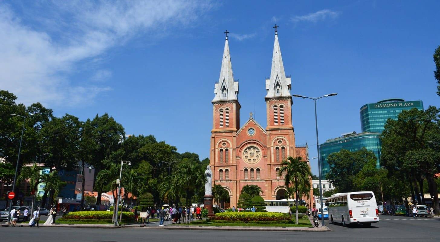 Billet d’avion pour Ho Chi Minh Ville, visitez la Cathédrale Notre-Dame de Saïgon