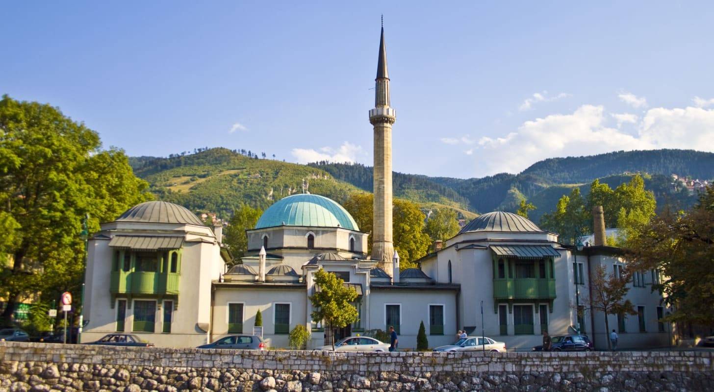 Réservez un vol pas cher pour Sarajevo et visitez la Mosquée impériale de Sarajevo