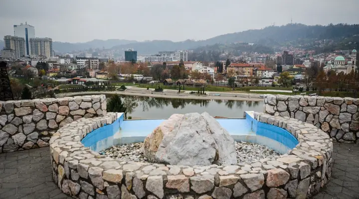 Lac de Pannonie à Tuzla Billets d'avion pas cher pour Tuzla en Bosnie