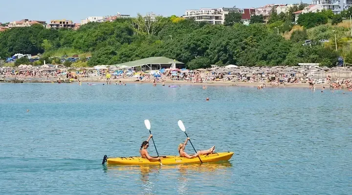 Balade sur la jetée de Bourgas au coucher du soleil Billet d’avion pour Bourgas, profitez du kayak sur la plage Sarafovo