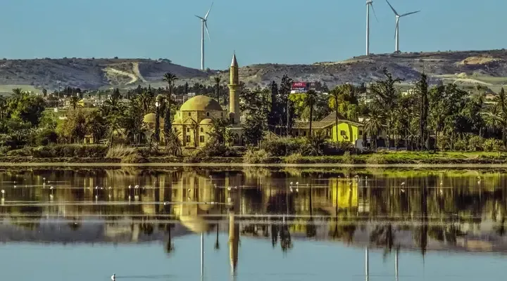 Vol pas cher pour Larnaca, explorez le Lac Salé de la ville Vol pas cher pour Larnaca, explorez le Lac Salé de la ville