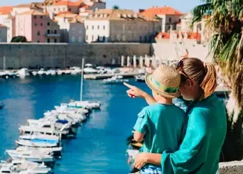 Réservez un vol pas cher pour la Croatie et explorez le port de Dubrovnik