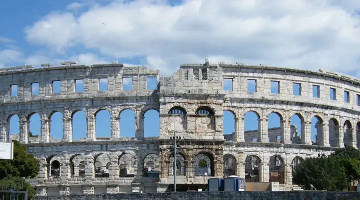 Réservez un vol pas cher pour Pula en Croatie et découvrez son amphithéâtre romain Réservez un vol pas cher pour Pula en Croatie et découvrez son amphithéâtre romain