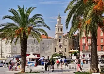 Vol pas cher pour Split, explorez le centre-ville historique en Croatie