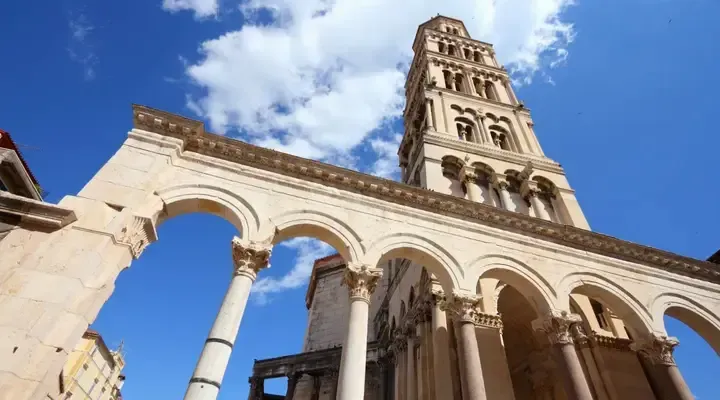 Billet d’avion pour Split, visitez l’Église et Monastère St Frane Billet d’avion pour Split, visitez l’Église et Monastère St Frane