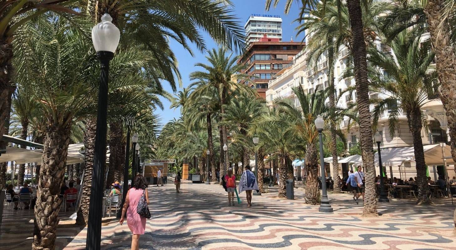 Vol pas cher pour Alicante, promenez-vous sur l'Esplanade d'Espagne à Alicante
