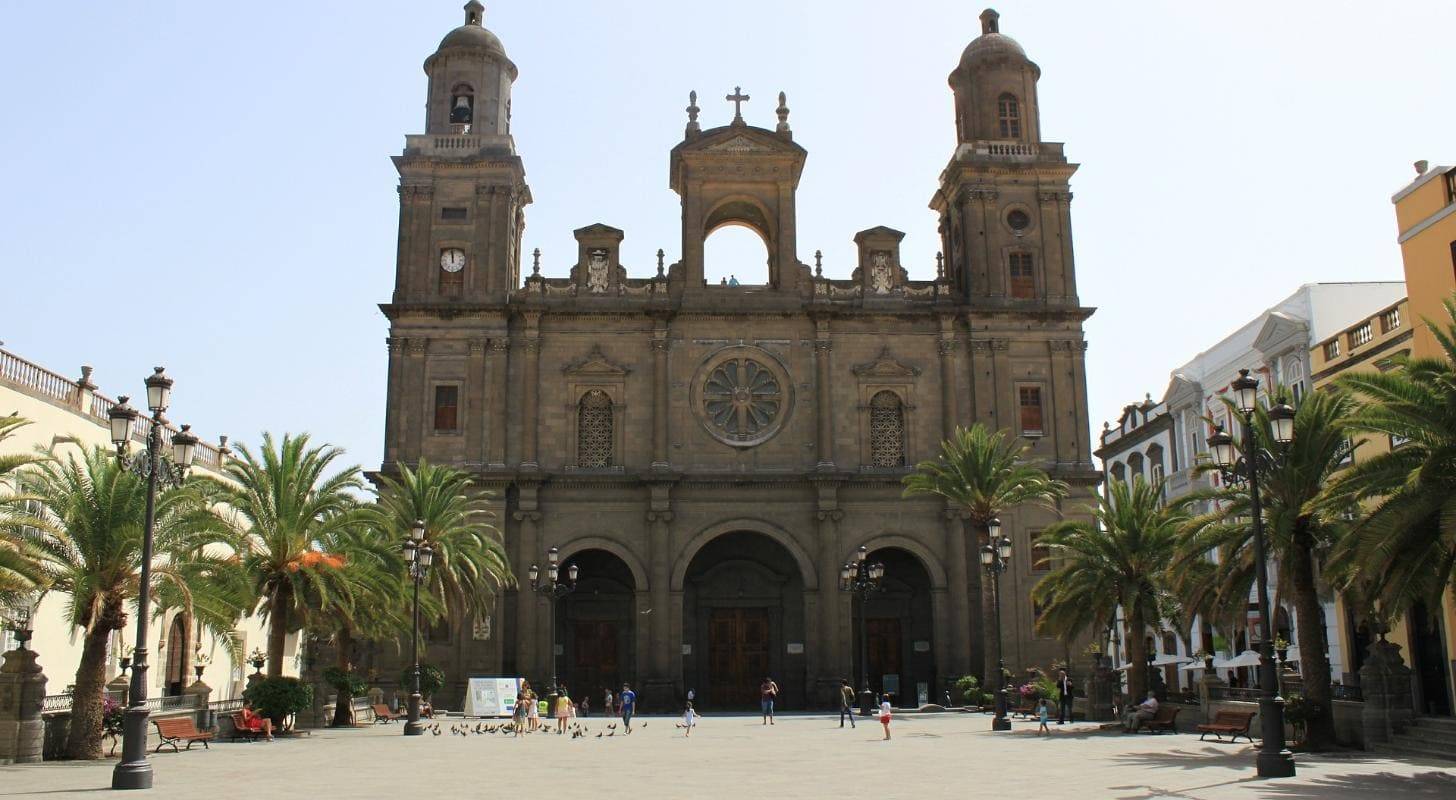 Réservez un vol pas cher pour Grande Canarie et visitez la cathédrale de Las Palmas
