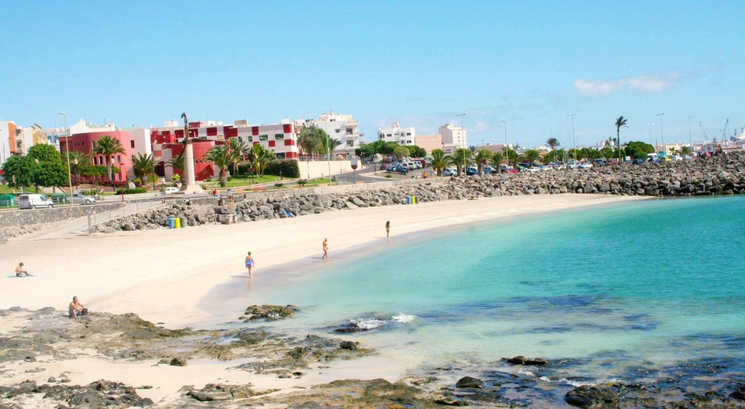 Billets d'avion pas chers pour Fuerteventura, visitez Puerto del Rosario 