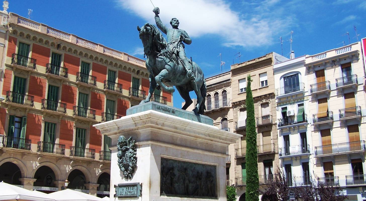 Découvrez la statue du général Joan Prim, trouvez un billet d’avion au meilleur prix pour Reus