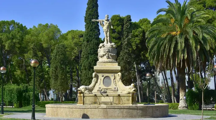 Le Monument a los Sitios de Saragosse Découvrez le Monument a los Sitios, réservez un vol pas cher pour Saragosse