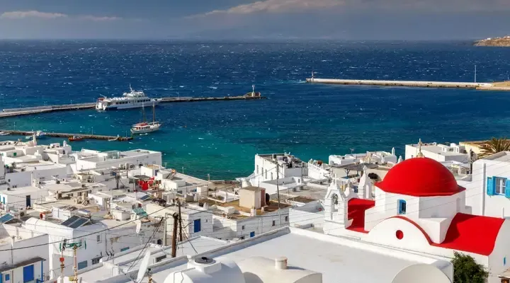 Le Port de Chora Réservez un vol pas cher à Chora en Grèce et découvrez son pittoresque port