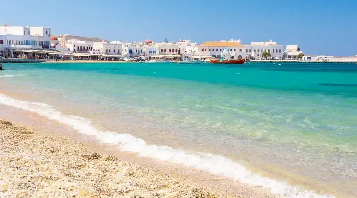 L'Église Panagia Paraportiani de Mykonos Trouvez un billet d’avion au meilleur prix pour Chora et visitez l’église Panagia Paraportiani