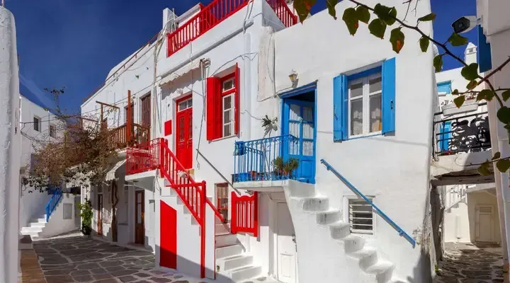 L'île de Skopelos près de Mykonos Réservez votre voyage en Grèce au meilleur prix et explorez l’île de Skopelos depuis Chora