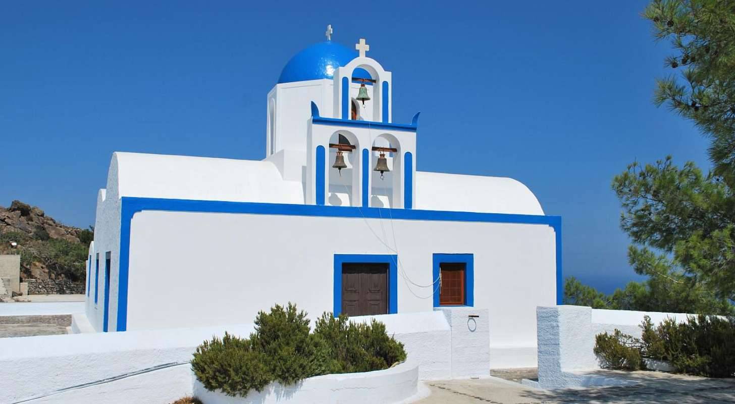 Réservez un vol pas cher à Thira et découvrez l'église Profitis Ilias