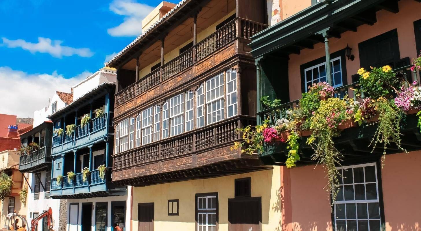 Flânez sur l'Avenida Marítima à Santa Cruz de la Palma, réservez un vol pas cher pour Santa Cruz