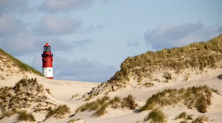 Longue plage de sable sur l'ile de Sylt Réserver un vol pour Westerland à Sylt