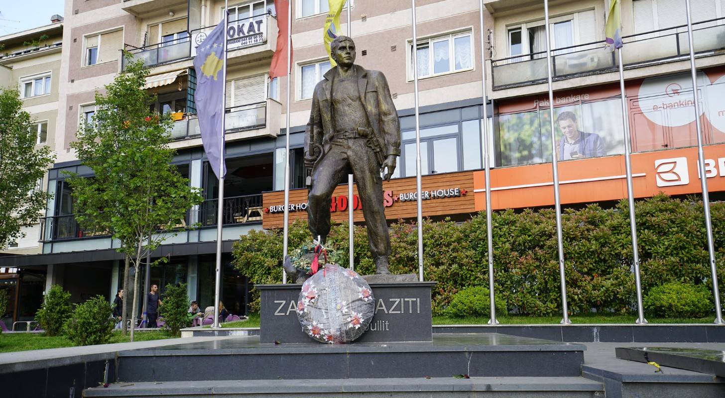 Réservez un billet d'avion pour Pristina et découvrez la Statue de Zahir Pajaziti