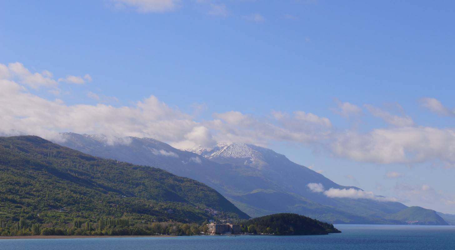 Billet d’avion pas cher pour Ohrid, découvrez la vue panoramique depuis le lac