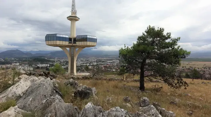Voyage à Podgorica, repérez la tour de communication emblématique Voyage à Podgorica, repérez la tour de communication emblématique