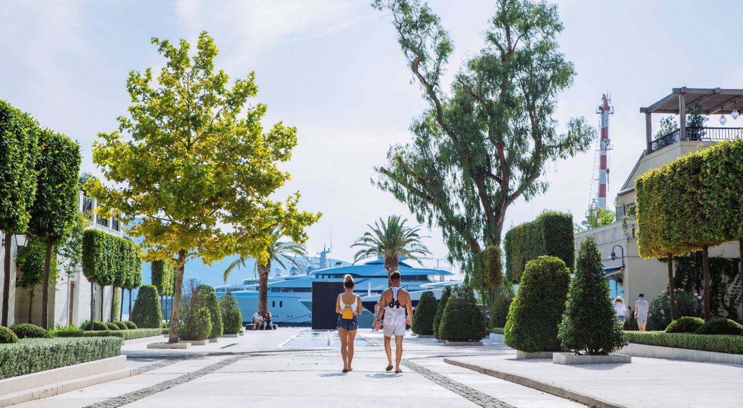 Billet d'avion pour Tivat, flânez le long du port animé