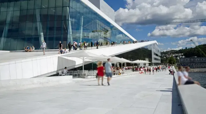 Voyage à Oslo, visitez l’Opéra au design contemporain en bord de mer Voyage à Oslo, visitez l’Opéra au design contemporain en bord de mer