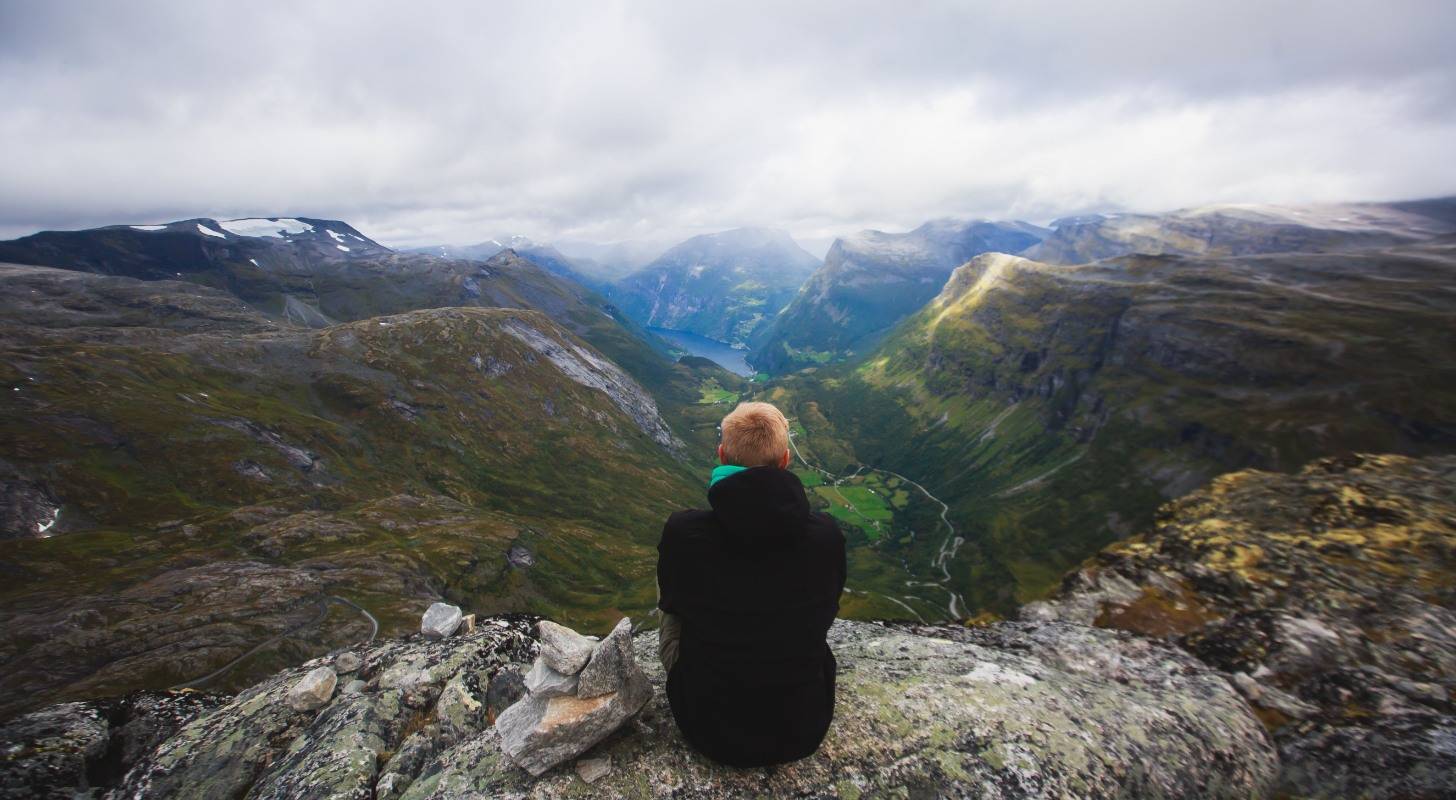 Trouvez un billet d'avion au meilleur prix pour Tromso et découvrez les maisons colorées du centre ville