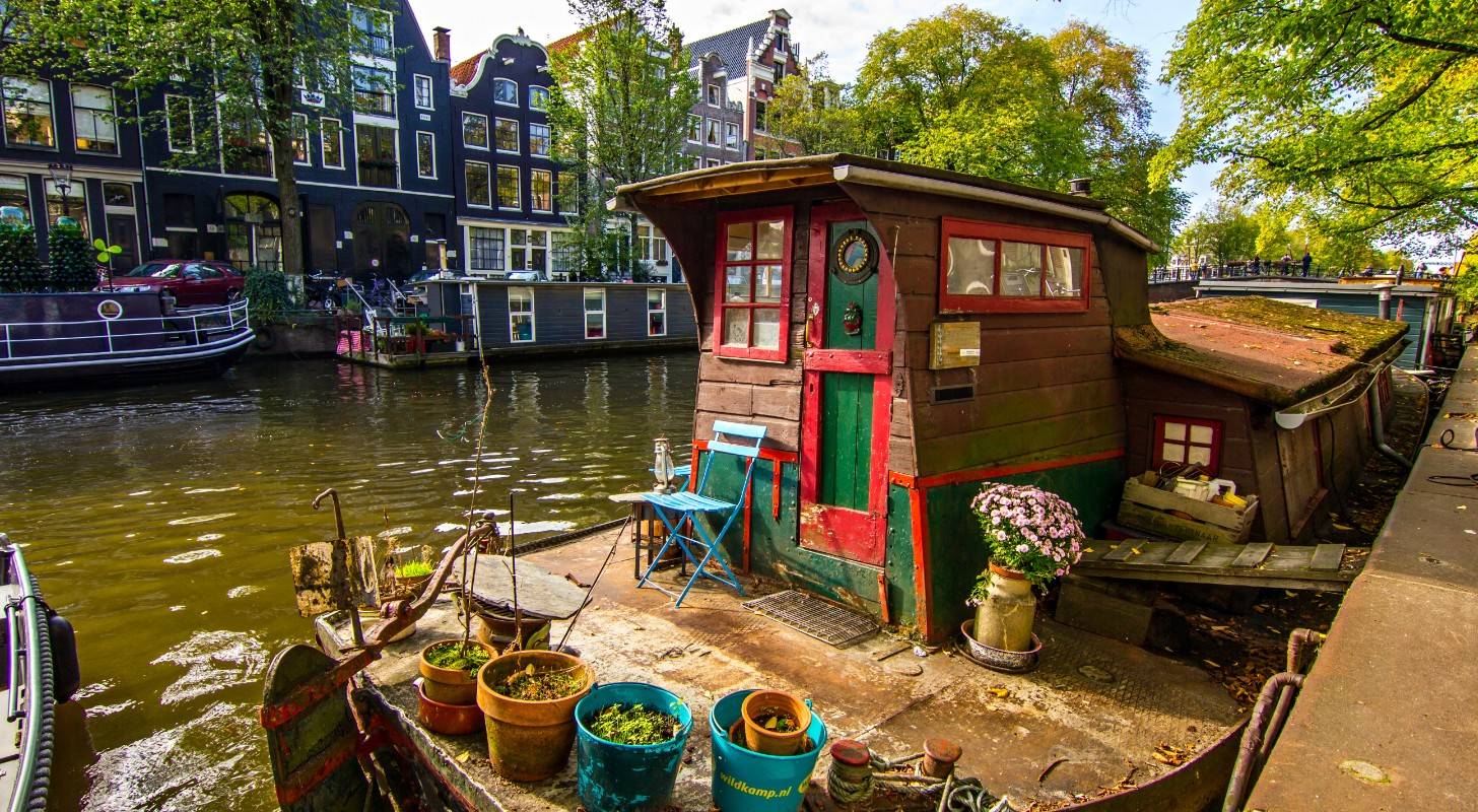 Vol direct Amsterdam, allez tester les coffe shop et vous balader le long des canaux