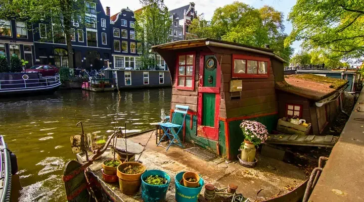 Vol direct Amsterdam, allez tester les coffe shop et vous balader le long des canaux Vol direct Amsterdam, allez tester les coffe shop et vous balader le long des canaux