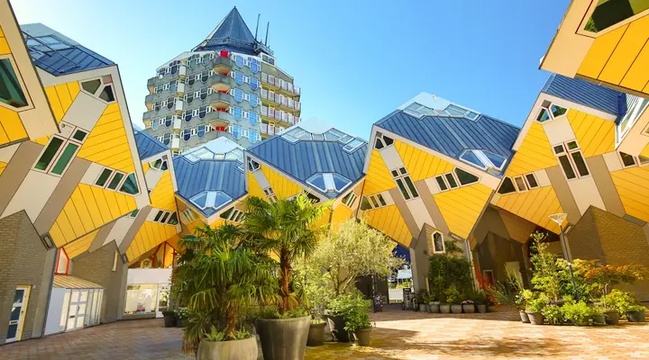 La Maison cubique de Rotterdam Voyage à Rotterdam, entre design futuriste et traditions néerlandaises