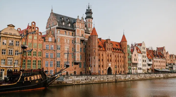 Vol pas cher pour Gdansk, balade au bord du fleuve Vol pas cher pour Gdansk, balade au bord du fleuve