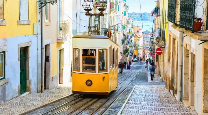 Vol pas cher pour Lisbonne, explorez la ville en vieux tramway Vol pas cher pour Lisbonne, explorez la ville en vieux tramway
