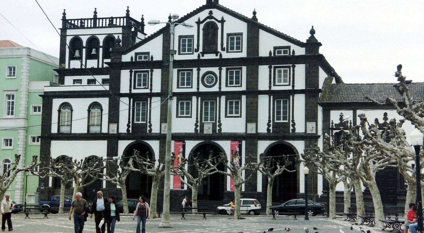 Billet d’avion pour Ponta Delgada, explorez un joyau du Portugal