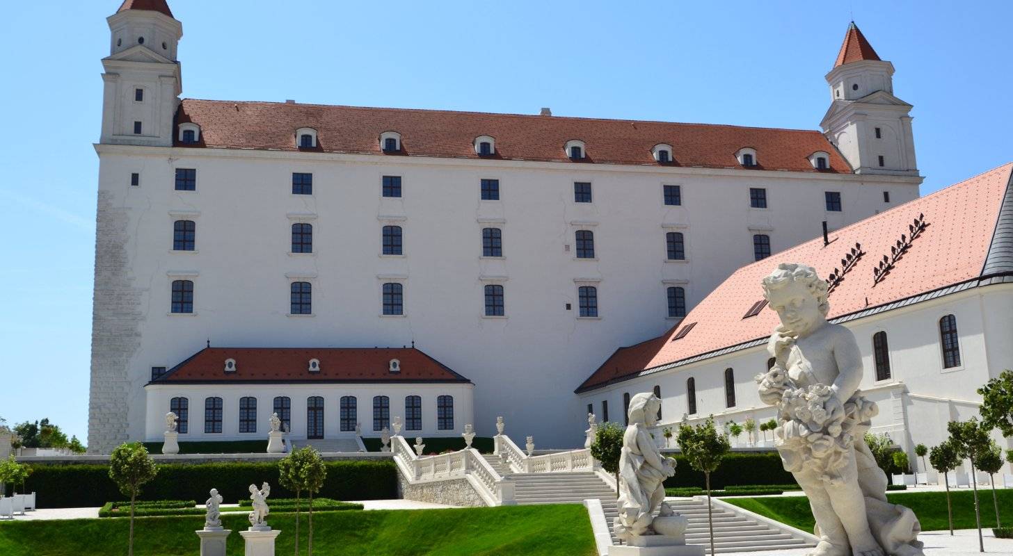 Vol pas cher pour Bratislava, promenade dans le jardin du château