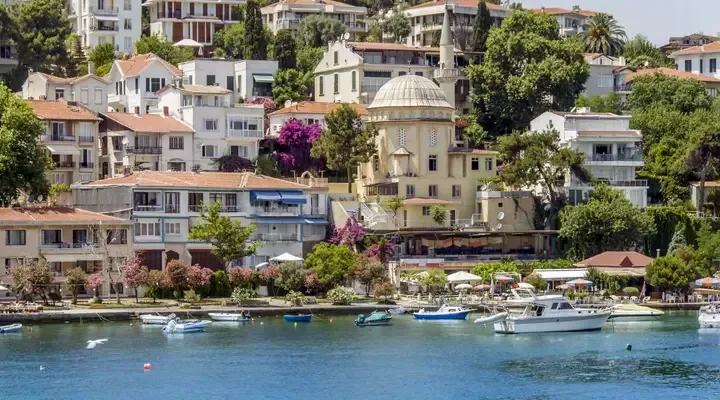 Billet d’avion pour Istanbul, escale au port de l’île de Burgas en Turquie Billet d’avion pour Istanbul, escale au port de l’île de Burgas en Turquie