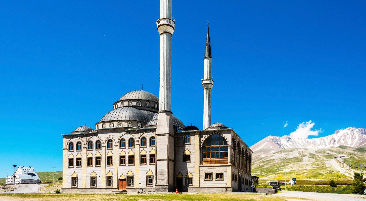 Prenez vos billets d’avion pour Kayseri et découvrez la Grande Mosquée Ulu Camiii