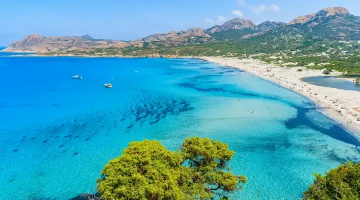 La Plage d'Ostriconi Détendez-vous sur la plage d'Ostriconi, réservez un vol pas cher pour Calvi