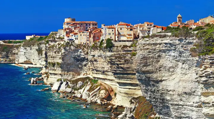Admirez les falaises de Bonifacio avec un vol pas cher pour Figari Admirez les falaises de Bonifacio avec un vol pas cher pour Figari