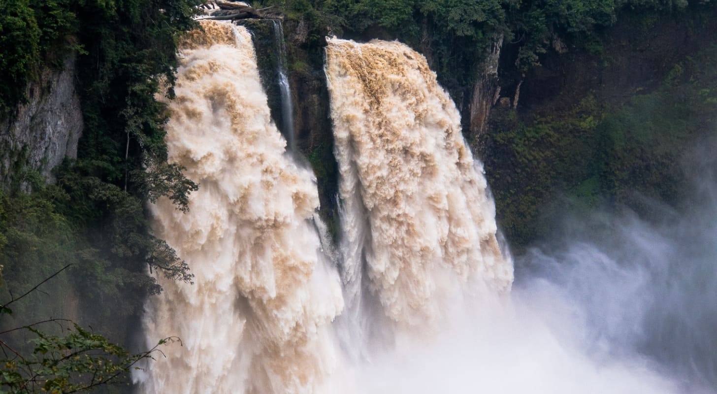 Vol pas cher pour le Cameroun, exploration des impressionnantes chutes d’Ekom
