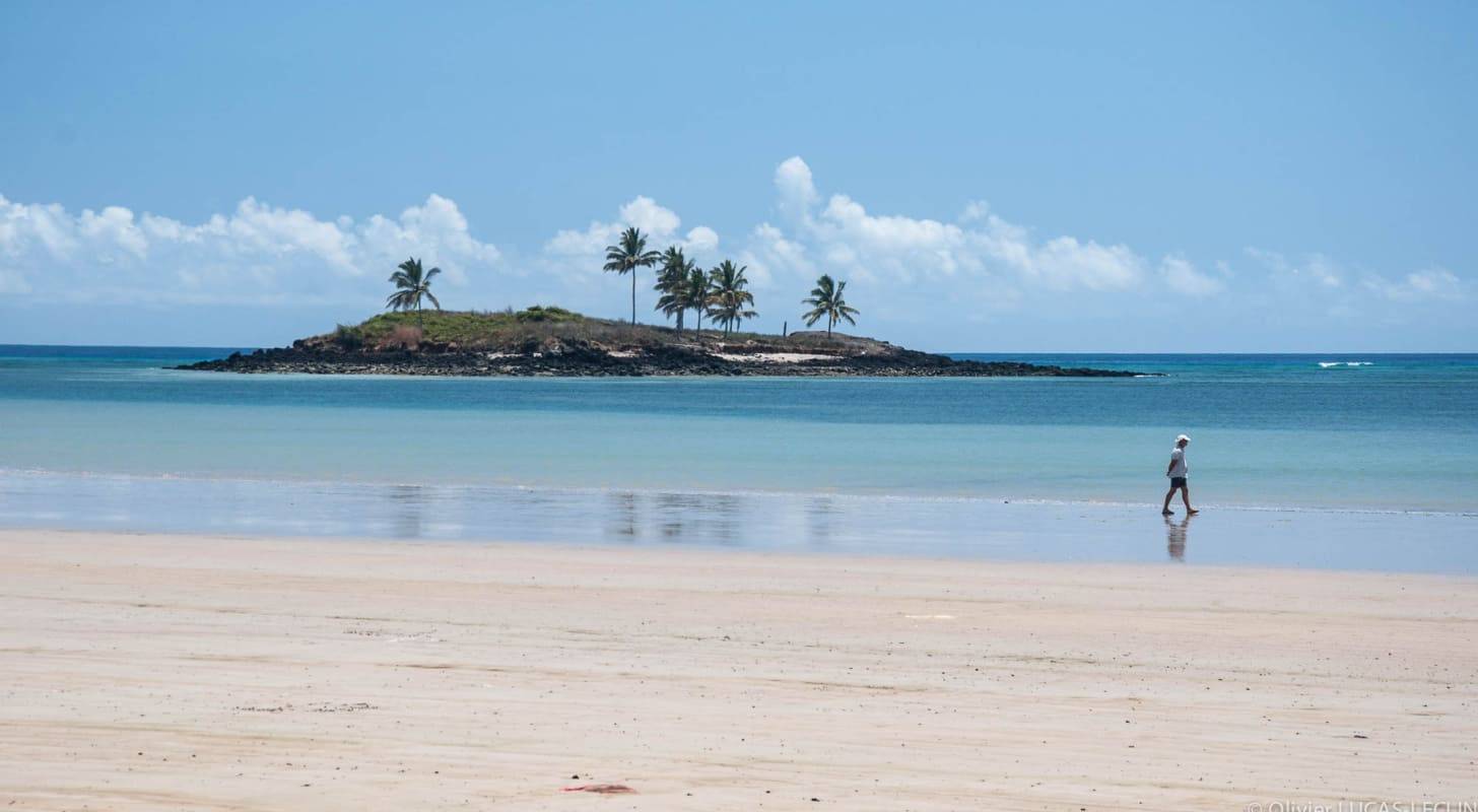 Billet d’avion pour les Comores, détente sur une plage comorienne